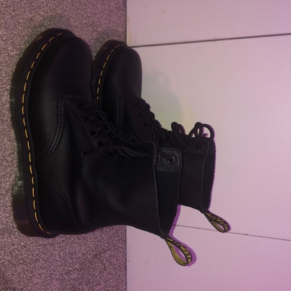 Black Doc Marten Lace Up Leather Boot - Picture 3 of 5